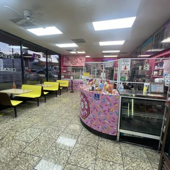 Colorado Donuts - What to see when you walk in - Donuts Near Me - Los Angeles, California