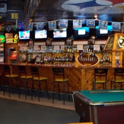 Fanatics Sports Bar & Grill - Best Wings in Bradenton...Good People