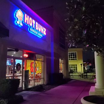Hot Bunz - Outside - Burgers Near Me - Sacramento, California Hot Bunz - Outside - Burgers Near Me - Sacramento, California