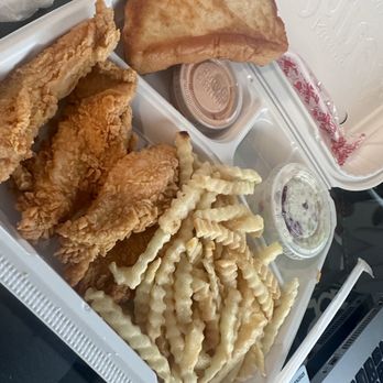Raising Cane’s - I ordered the 6pc tender combo (gave the hubby two) - Fast Food Near Me - Waldorf, Maryland Raising Cane’s - I ordered the 6pc tender combo (gave the hubby two) - Fast Food Near Me - Waldorf, Maryland