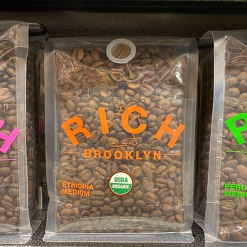 Dumbo Market - Tons of coffee to choose from - Grocery Near Me - Brooklyn, New York Dumbo Market - Tons of coffee to choose from - Grocery Near Me - Brooklyn, New York