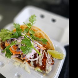Los Vietnamita Taqueria Shop - Saigon Fried Chicken Banh Mi Taco https://www.instagram.com/the.wanderin.foodie/