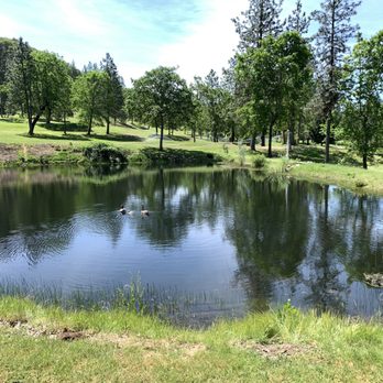 Red Mountain Golf Course - Amusement Parks Near Me - Grants Pass, Oregon