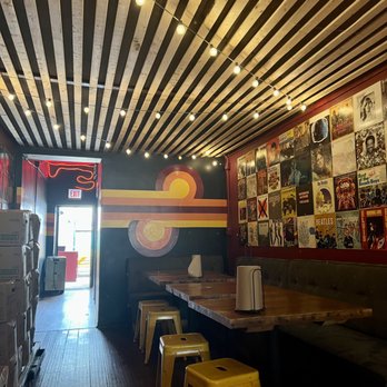 Lucy's - American Near Me - Chicago, Illinois