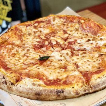 Blaze Pizza - Simple Pie w/ High Rise Crust - Salad Near Me - Winter Park, Florida