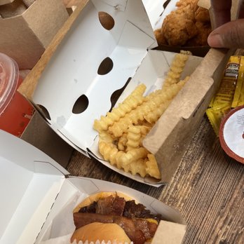 SHAKE SHACK UPPER EAST SIDE - Updated January 2026 - 1027 Photos