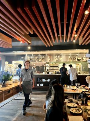Luke's Kitchen and Bar by null