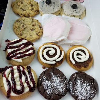 Crumbl - Ann Arbor - Raspberry cheesecake, molten lava, chocolate chip, sugar, cookies and cream, pumpkin roll - Bakeries Near Me - Ann Arbor, Michigan
