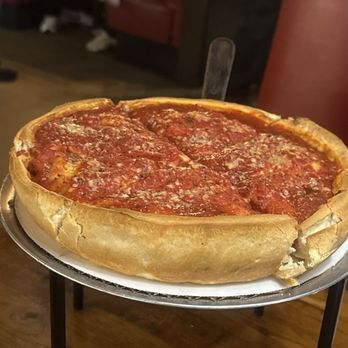 Giordano's - The Classic 10" Pepperoni - Pizza Near Me - Chicago, Illinois