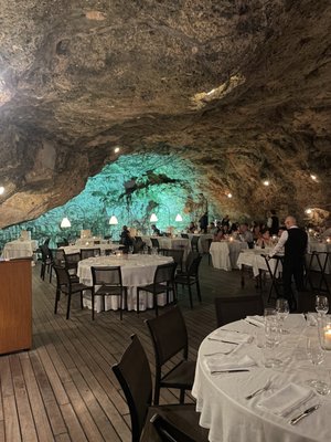 Grotta Palazzese by null