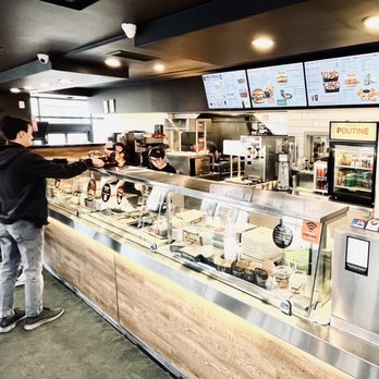 Harvey's - Make your own burger bar @Harvey's (Brentwood) - Fast Food Near Me - Calgary, Alberta
