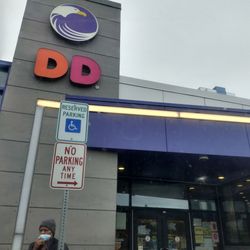 Seneca One Stop - Niagara Falls - Dunkin donuts inside mart