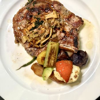 Maison T - Bistros Near Me - Toronto, Ontario