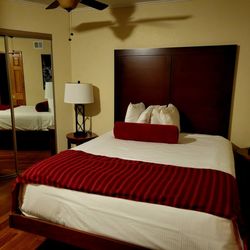 Christie Lodge - Unusual setup, you enter directly into the bedroom and walk through it to access the living area