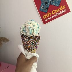 Dreamland Diner - Blue Monster Ice Cream with cone with sprinkles