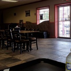 R&B Soul Food & Cajun Kitchen - Inside.
