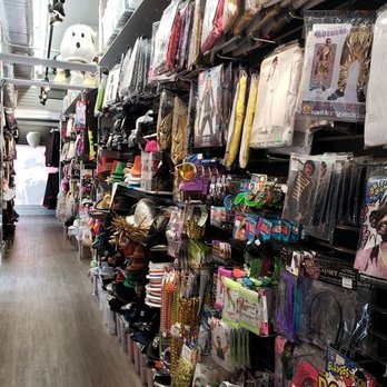 Imagine le Fun - inside the store - Costumes Near Me - Montreal, Quebec