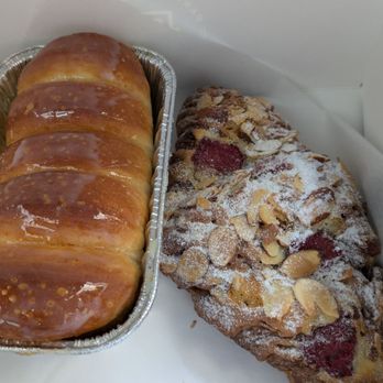 Paris Baguette - Milk bread and raspberry almond croissant - Bakeries Near Me - Honolulu, Hawaii Paris Baguette - Milk bread and raspberry almond croissant - Bakeries Near Me - Honolulu, Hawaii