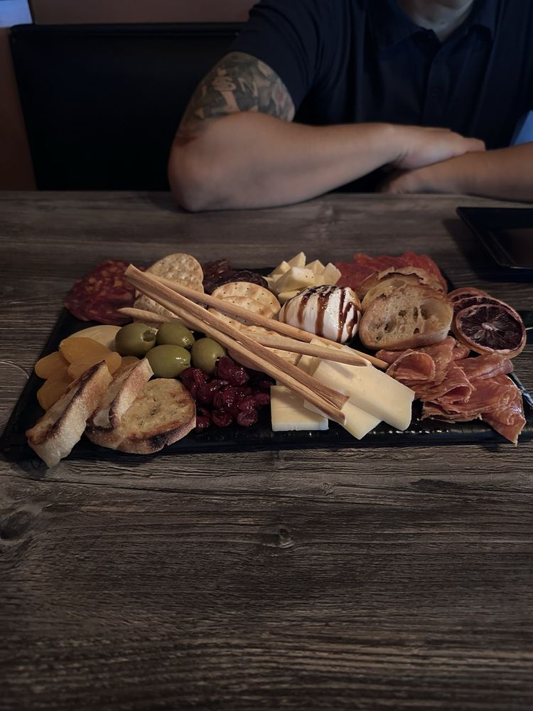 POUR BEHAVIOR Updated November 2024 25 Photos & 25 Reviews 2175 S