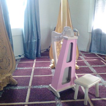 VictoriaHarpist - My five year old student was given this pink harp for Christmas. Delightful! - Musicians Near Me VictoriaHarpist - My five year old student was given this pink harp for Christmas. Delightful! - Musicians Near Me