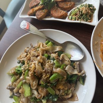 Sai Jai Thai Restaurant - Fish Cake and Pad See Ew - Thai Near Me - San Francisco, California Sai Jai Thai Restaurant - Fish Cake and Pad See Ew - Thai Near Me - San Francisco, California