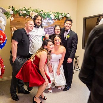 Monipix Booth - Photo Booth Rentals Near Me