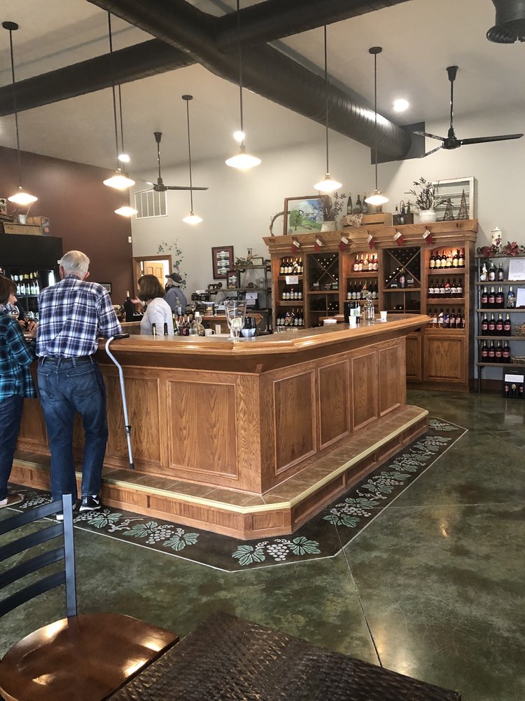 PRAIRIE CROSSING VINEYARD AND WINERY Updated September 2024 31506