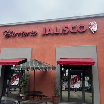 Birrieria Jalisco - Front entrance - Mexican Near Me - Lynwood, California Birrieria Jalisco - Front entrance - Mexican Near Me - Lynwood, California