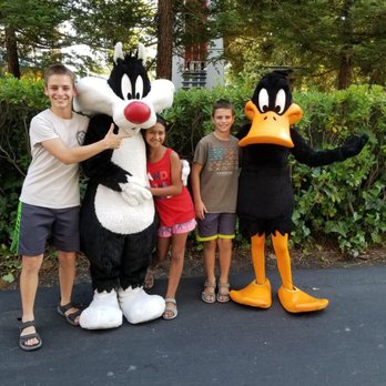 Six Flags Discovery Kingdom - Amusement Parks Near Me - Vallejo, California