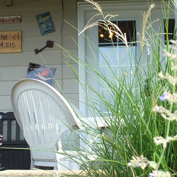 Himmel Haus Bed & Breakfast - Relaxing covered porch - Bed & Breakfast Near Me - Hermann, Missouri Himmel Haus Bed & Breakfast - Relaxing covered porch - Bed & Breakfast Near Me - Hermann, Missouri