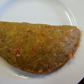 Mi Lindo Ecuador - Empanada de platano, relleno de queso fundido - Latin American Near Me - Doral, Florida