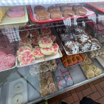 La Esmeralda Bakery - Bakeries Near Me - San Antonio, Texas La Esmeralda Bakery - Bakeries Near Me - San Antonio, Texas