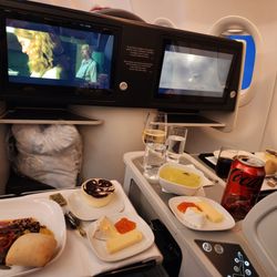 La Compagnie - Dinner served Newark to Paris.