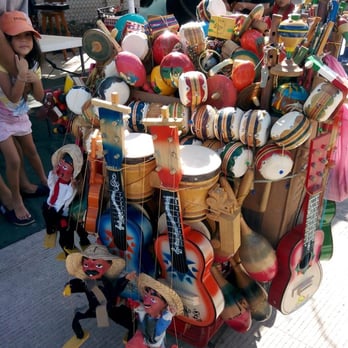 Tianguis de la 100 - Juguetes de Madera - Farmers Market Near Me - Cancún, ROO