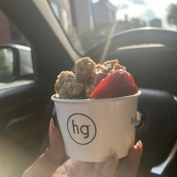 honeygrow - Fruit - Granola Parfait - Salad Near Me - Philadelphia, Pennsylvania