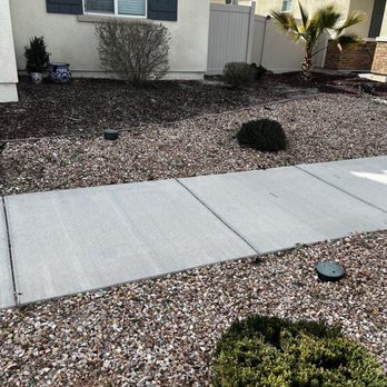 Agro-Tech Landscape Construction - They trimmed the little bushes all around the front yard. - Landscaping Near Me - Lancaster, California