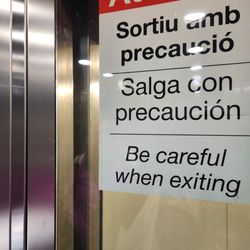 Metro Lesseps