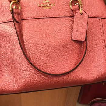 Coach - Waikele - Outlet Stores Near Me - Waipahu, Hawaii