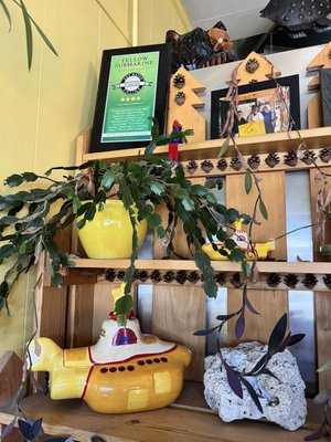 Yellow Submarine sandwich shop by null