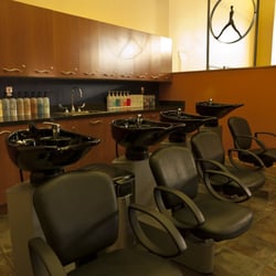 Wave Salon - Minneapolis - Shampoo area