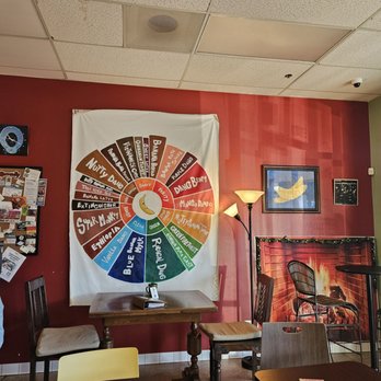 Banana Dang Coffee - Vista, CA - seating/decor - Coffee & Tea Near Me - Vista, California