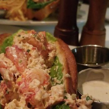 Smitty's Grill - Lobster roll - American Near Me - Pasadena, California Smitty's Grill - Lobster roll - American Near Me - Pasadena, California