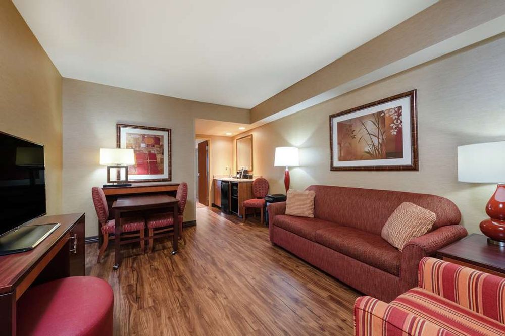 EMBASSY SUITES BY HILTON LOVELAND HOTEL CONFERENCE CENTER & SPA 155