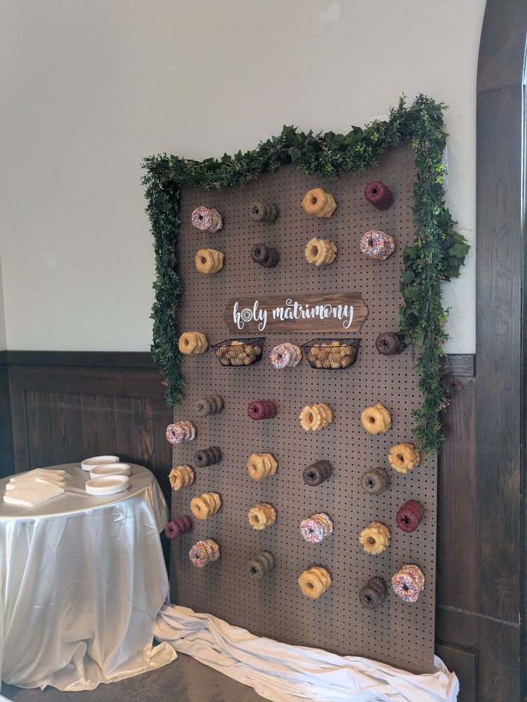 K-May Donuts Logo