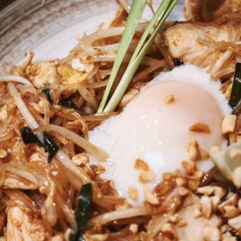 OBAO - Pad Thai (chicken). So dang delicious. And better than that, friendly service. Went there for weekday lunch. - Asian Fusion Near Me - New York, New York OBAO - Pad Thai (chicken). So dang delicious. And better than that, friendly service. Went there for weekday lunch. - Asian Fusion Near Me - New York, New York