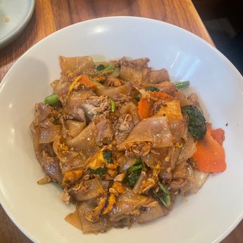 Mitr Thai - Pad See Ew - Thai Near Me - New York, New York