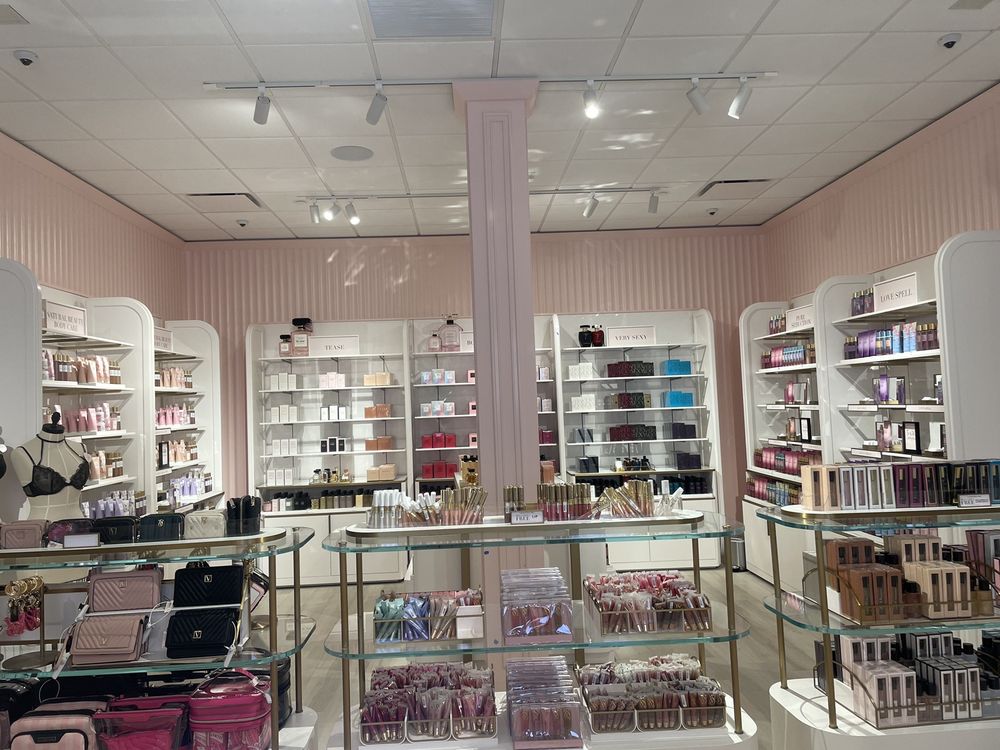 VICTORIA’S SECRET Updated September 2024 43 Photos 6575 N