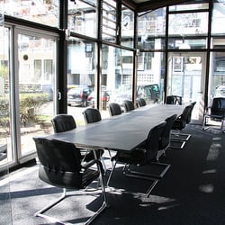 Werkheim-Café - Im großen Konferenzraum können bis zu 20 Personen Platz nehmen.