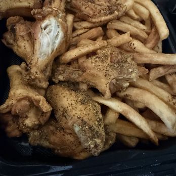 South Gate Pizza - I asked for half lemon pepper and mango habanero. Got all lemon pepper after 40 minutes wait. - Pizza Near Me - South Gate, California