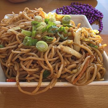 Chowpatty Chat - Hakka noodles - Indian Near Me - Houston, Texas